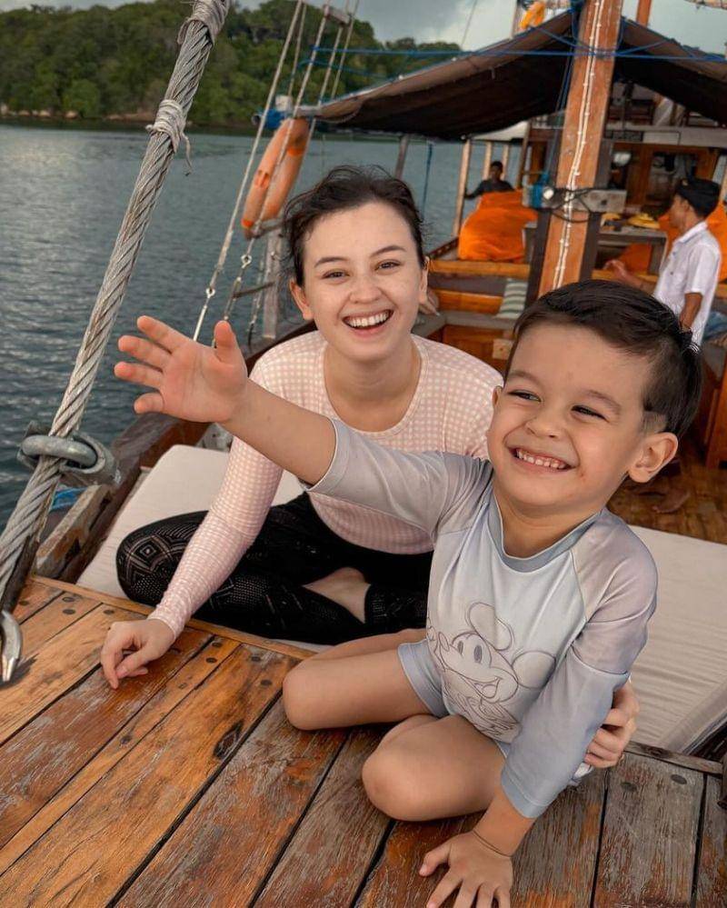 Instagram.com/kimbrlyryder